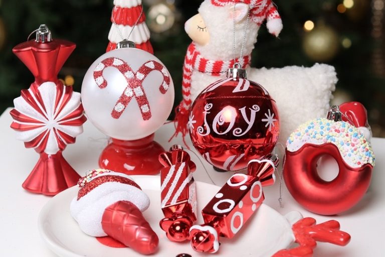 factory christmas baubles (1)